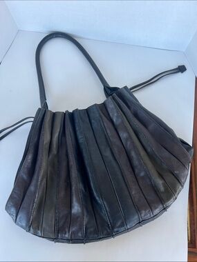 Lupo Barcelona Abanica leather pleated hobo
